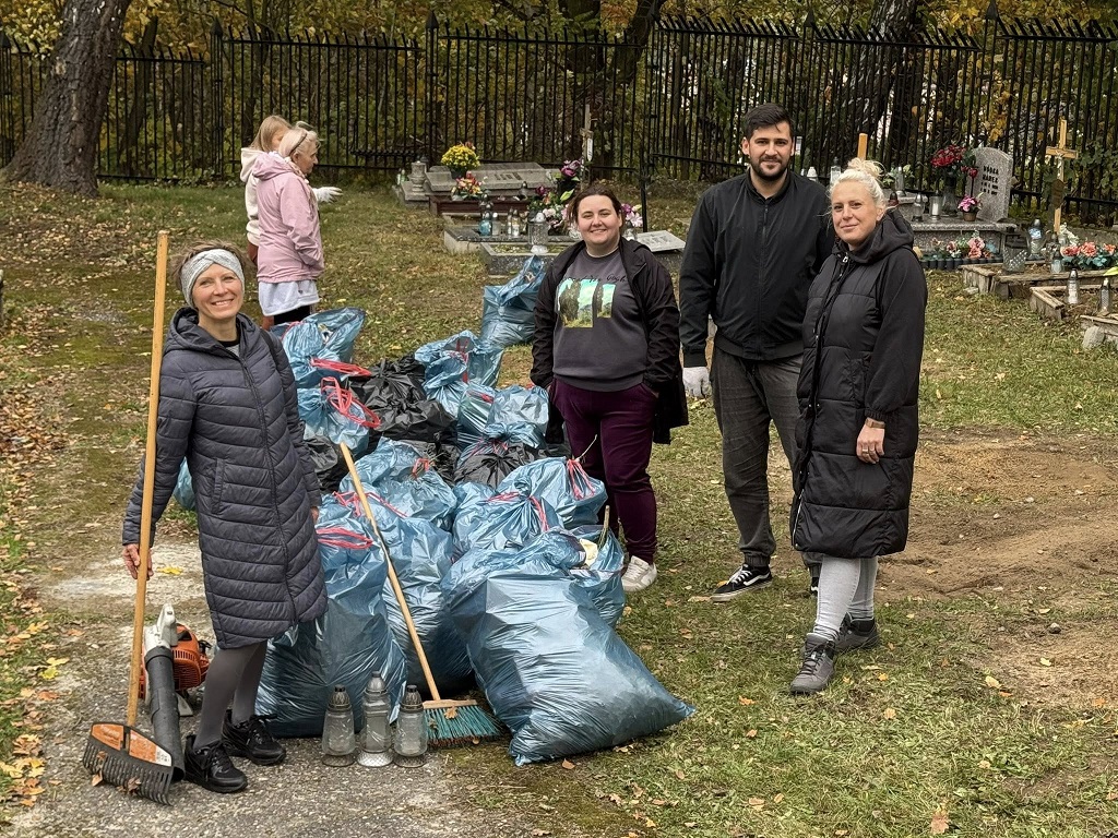sprzatanie grobow cmentarz komunalny wodzislaw slaski 2025